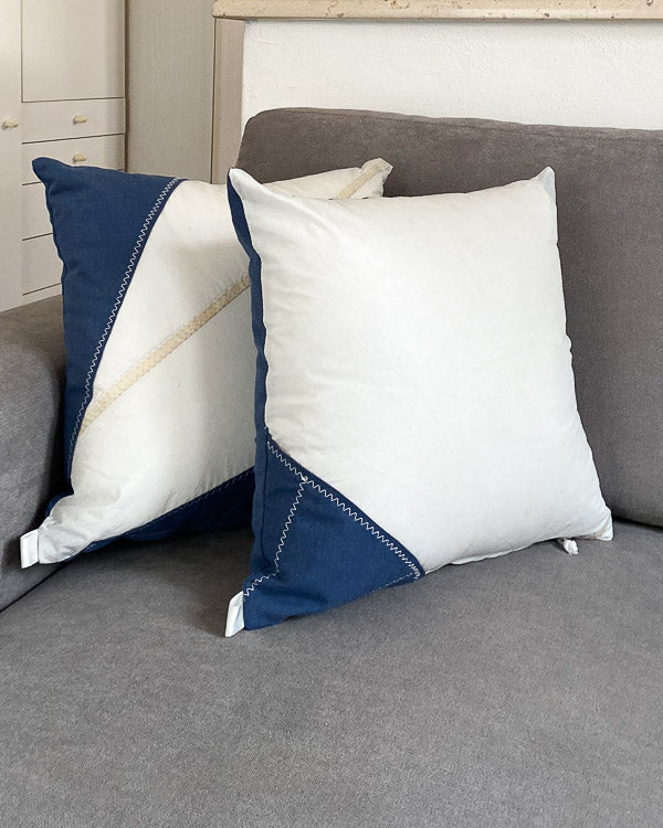40x40 cushion • Blue clew