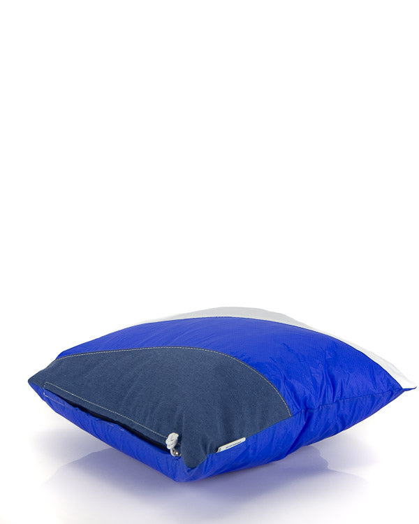 40x40 cushion • Deep blue