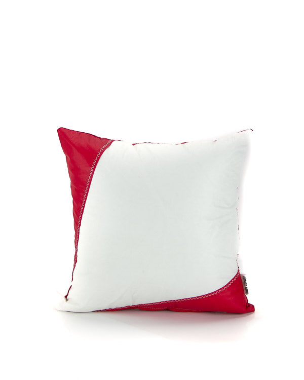 cuscino bianco e rosso in vela stile marinaro per decorazione casa al mare